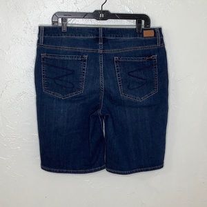 Seven7 Sunset Bermuda high waisted jean shorts size 14 EUC